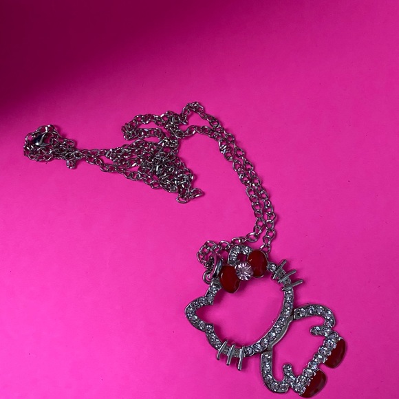 🌹 Hello Kitty Figure Rhinestones Necklace Chain🌹 - Picture 6 of 7